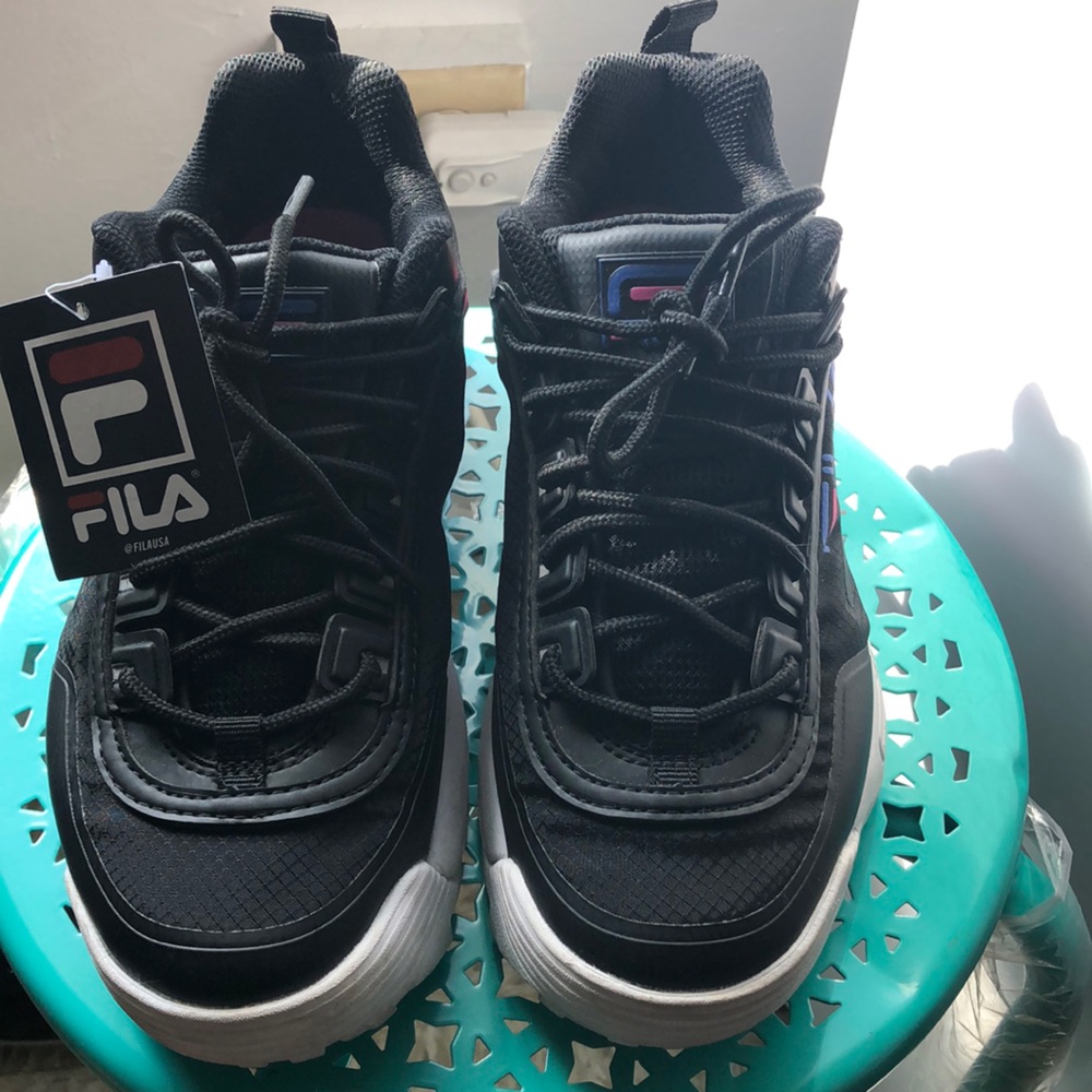 I am selling FILA shoes